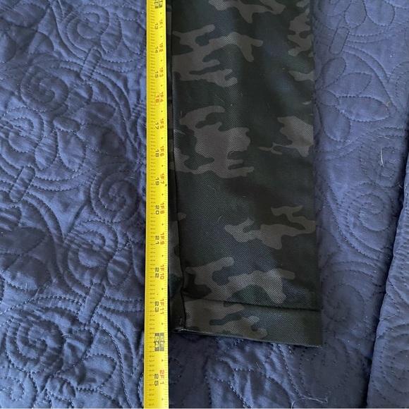 SPANX Look At Me Now Leggings Tights Shapewear Black Camo Sz XL - Picture 9 of 13